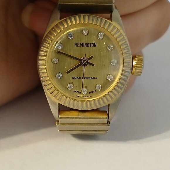 Vintage Remington Elegant Gold Tone Stretch Band Quartzarama Watch Japan Movt - Picture 2 of 10